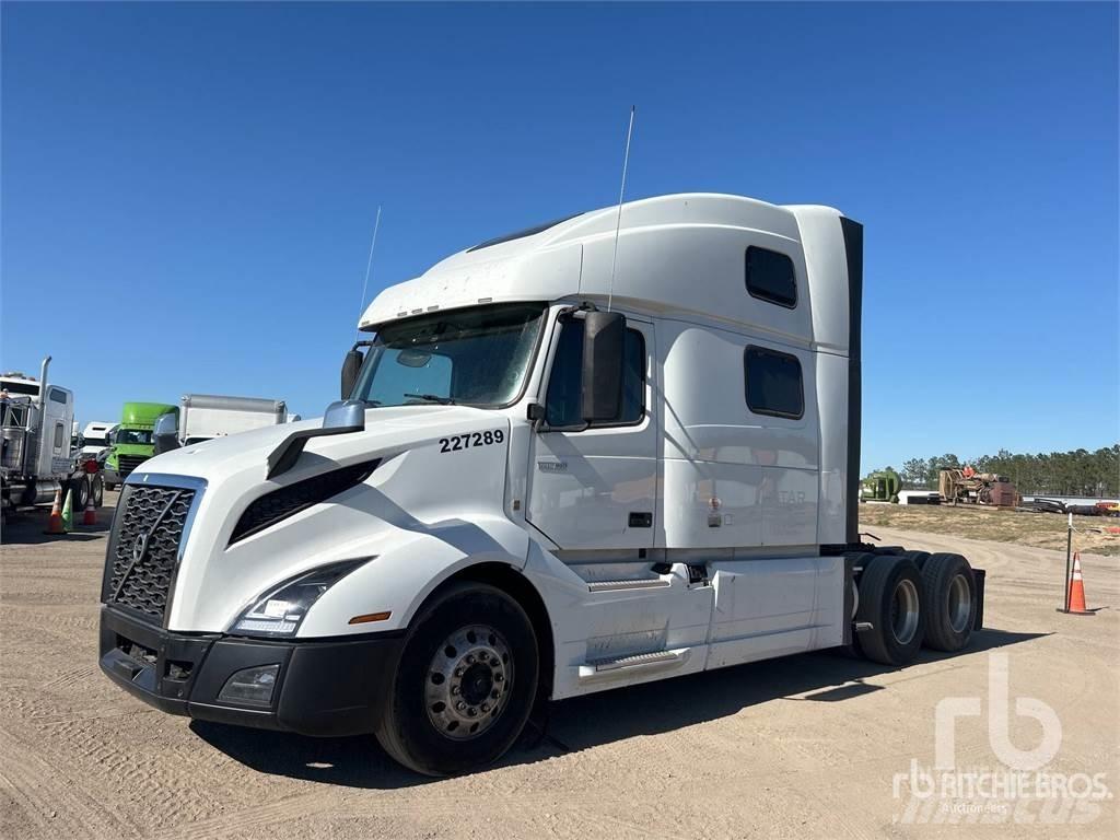 Volvo VNL860 Trekkers