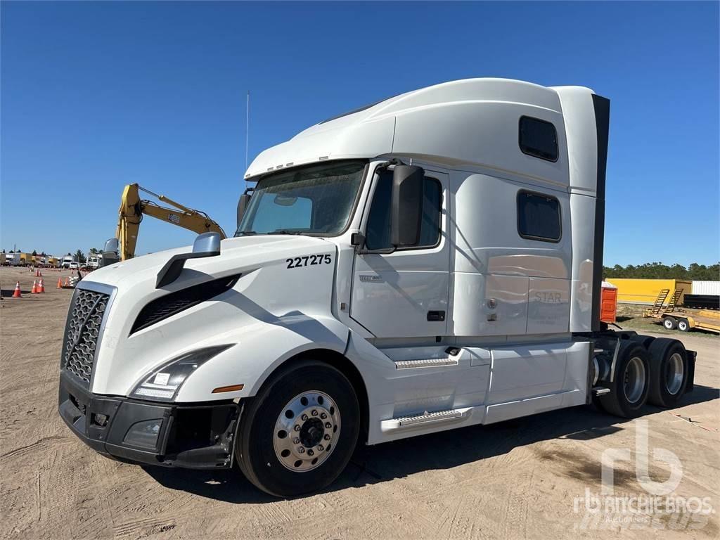 Volvo VNL860 Trekkers