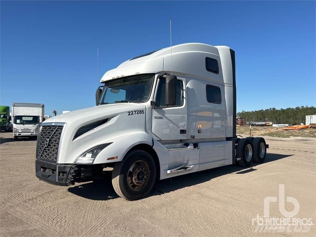 Volvo VNL860 Trekkers
