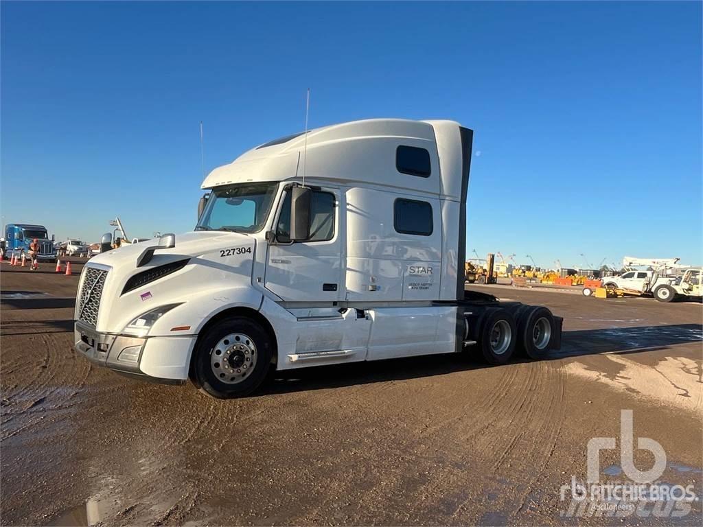 Volvo VNL860 Trekkers