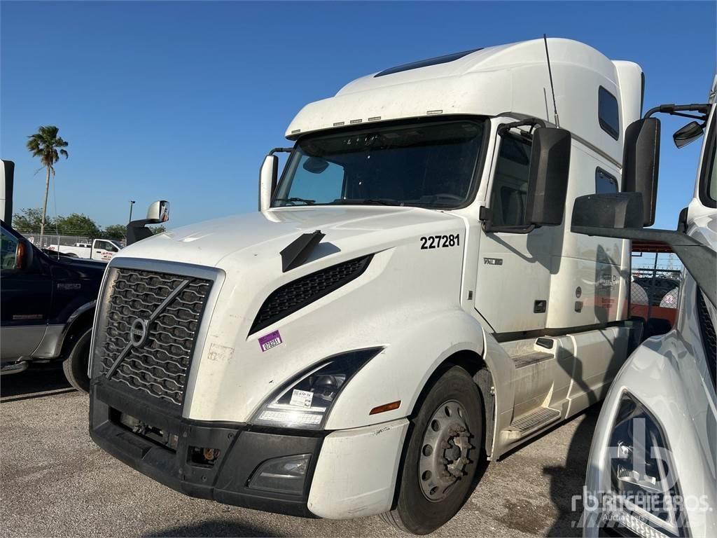 Volvo VNL860 Trekkers