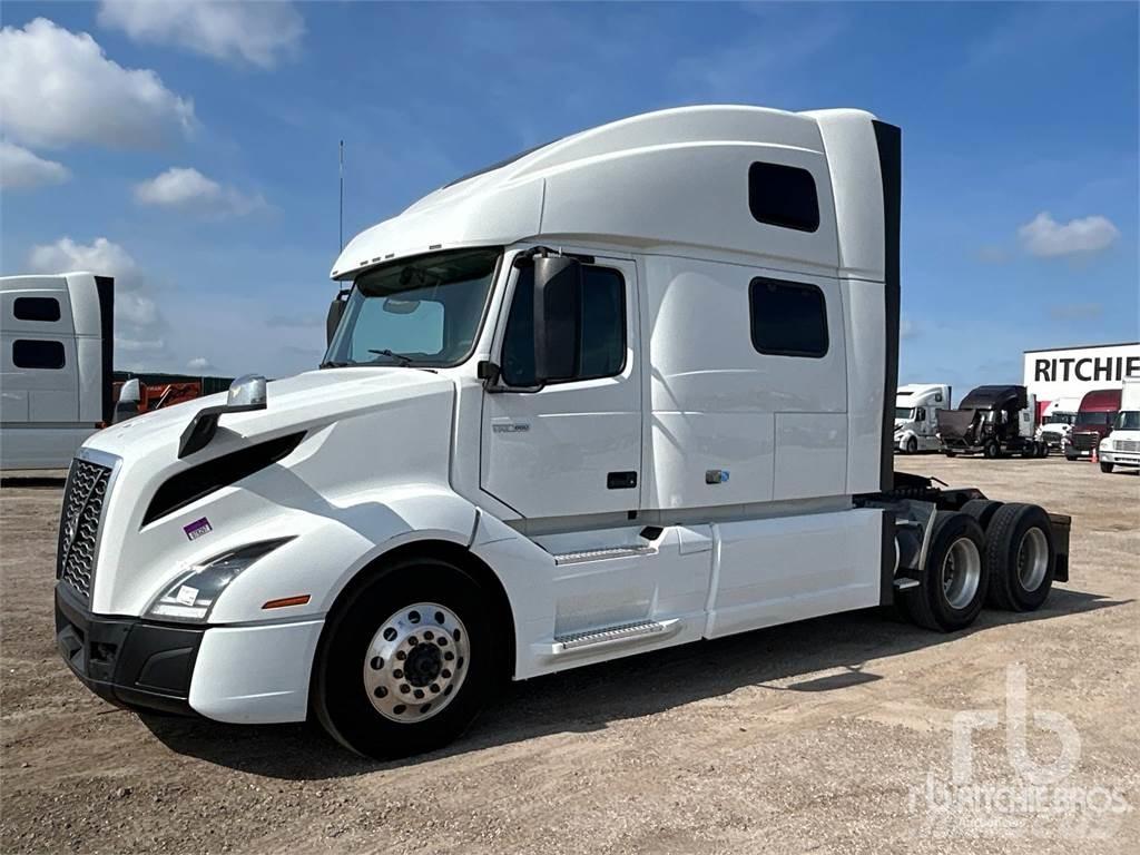 Volvo VNL860 Trekkers