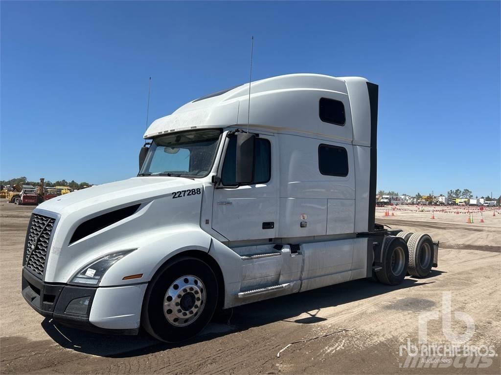 Volvo VNL860 Trekkers