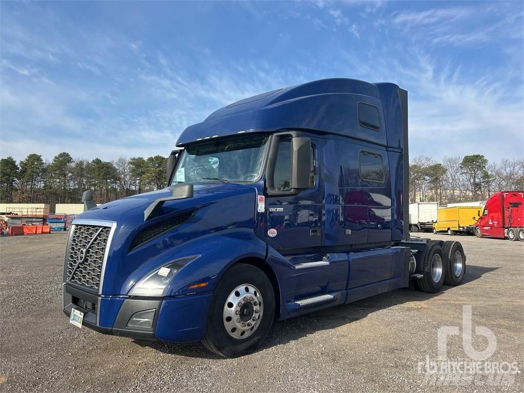 Volvo VNL860 Trekkers