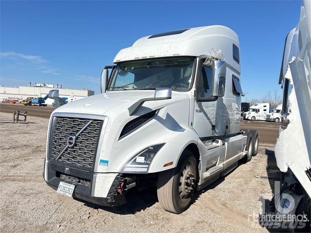 Volvo VNL860 Trekkers