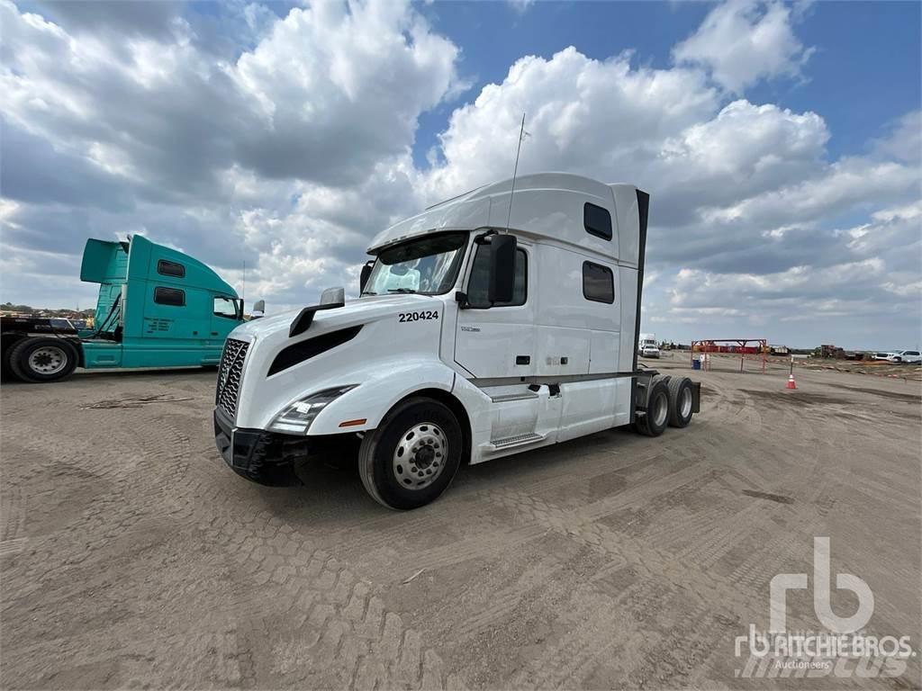 Volvo VNL860 Trekkers