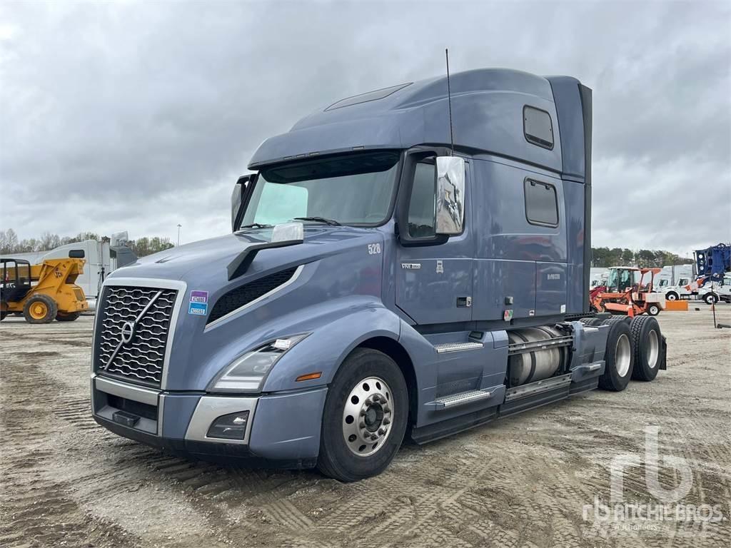 Volvo VNL860 Trekkers