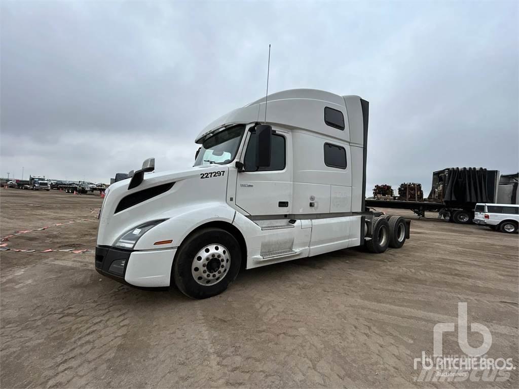 Volvo VNL860 Trekkers