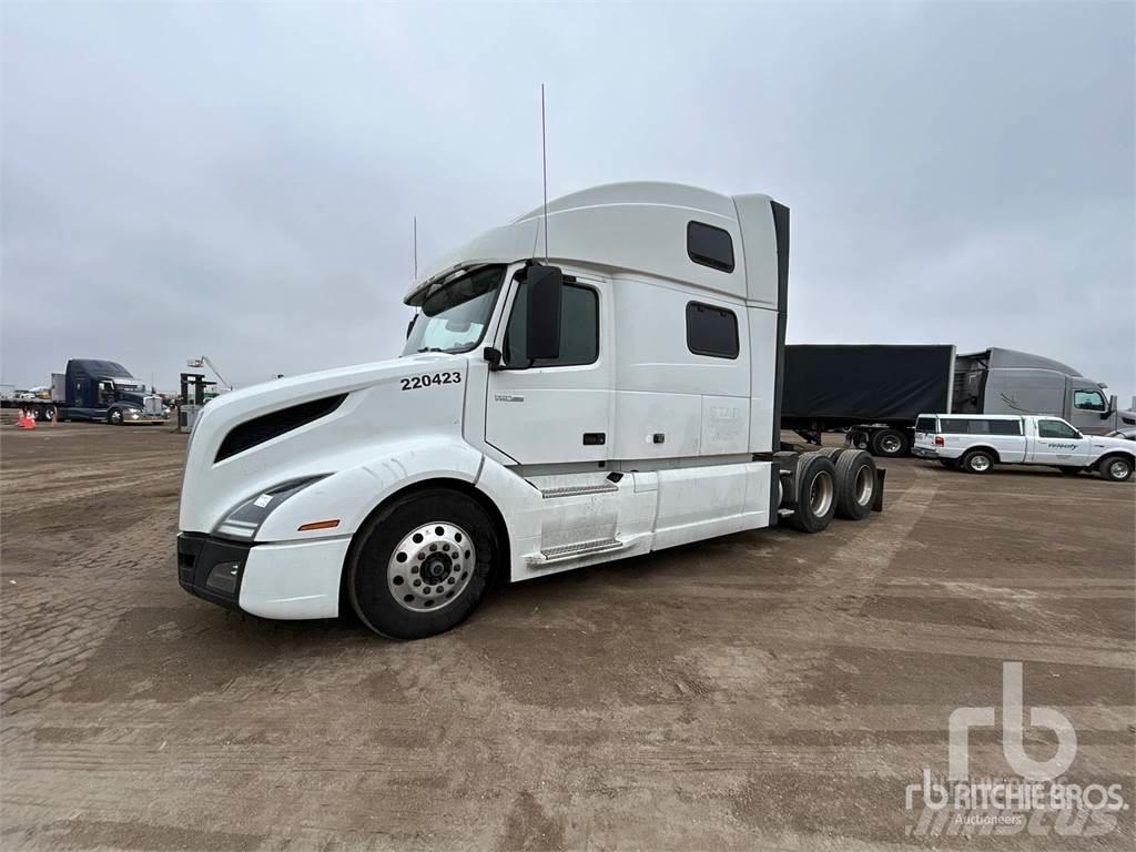 Volvo VNL860 Trekkers