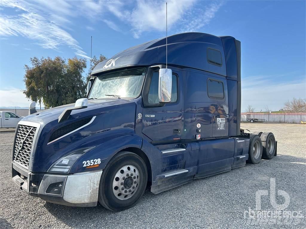 Volvo VNL860 Trekkers