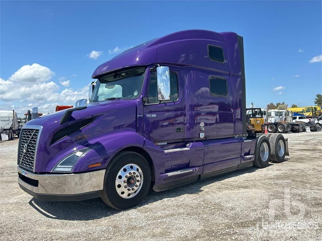 Volvo VNL860 Trekkers
