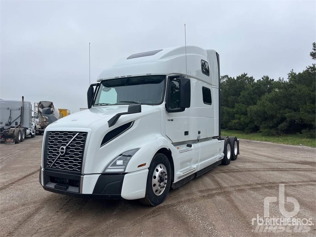 Volvo VNL860 Trekkers