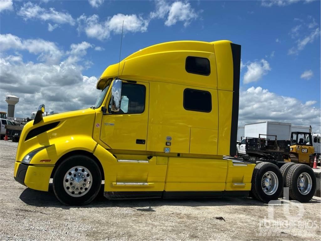 Volvo VNL860 Trekkers