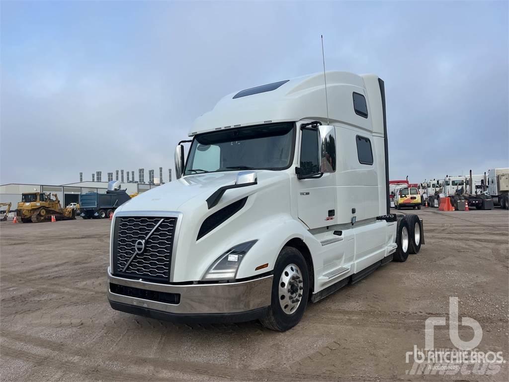 Volvo VNL860 Trekkers
