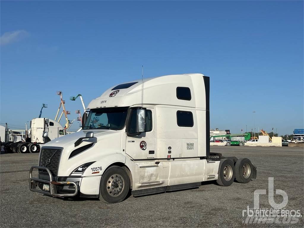 Volvo VNL860 Trekkers