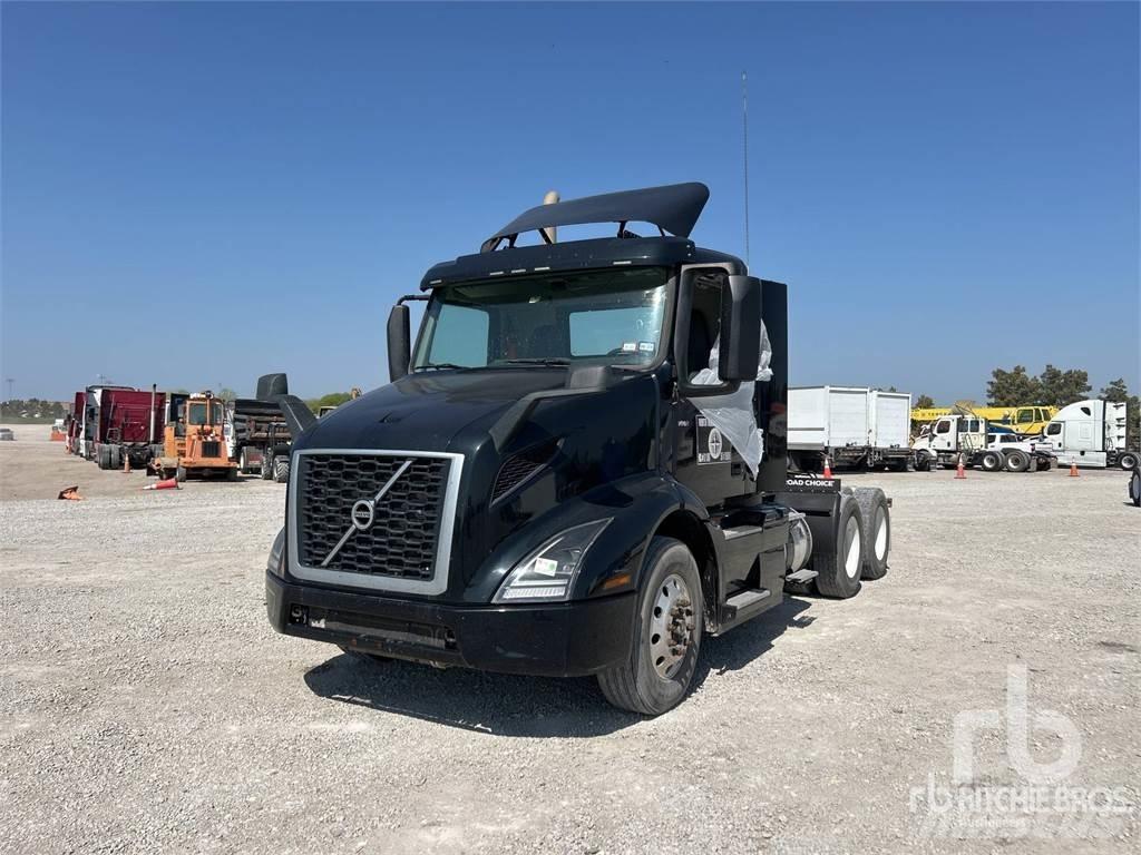 Volvo VNR Trekkers