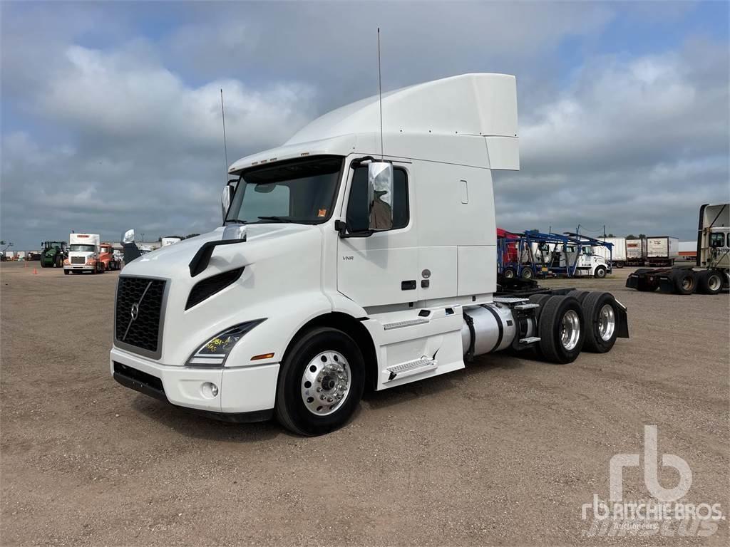 Volvo VNR Trekkers