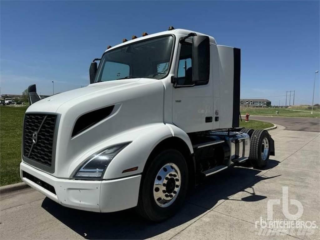 Volvo VNR Trekkers