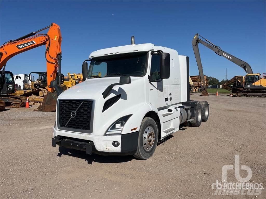 Volvo VNR400 Trekkers