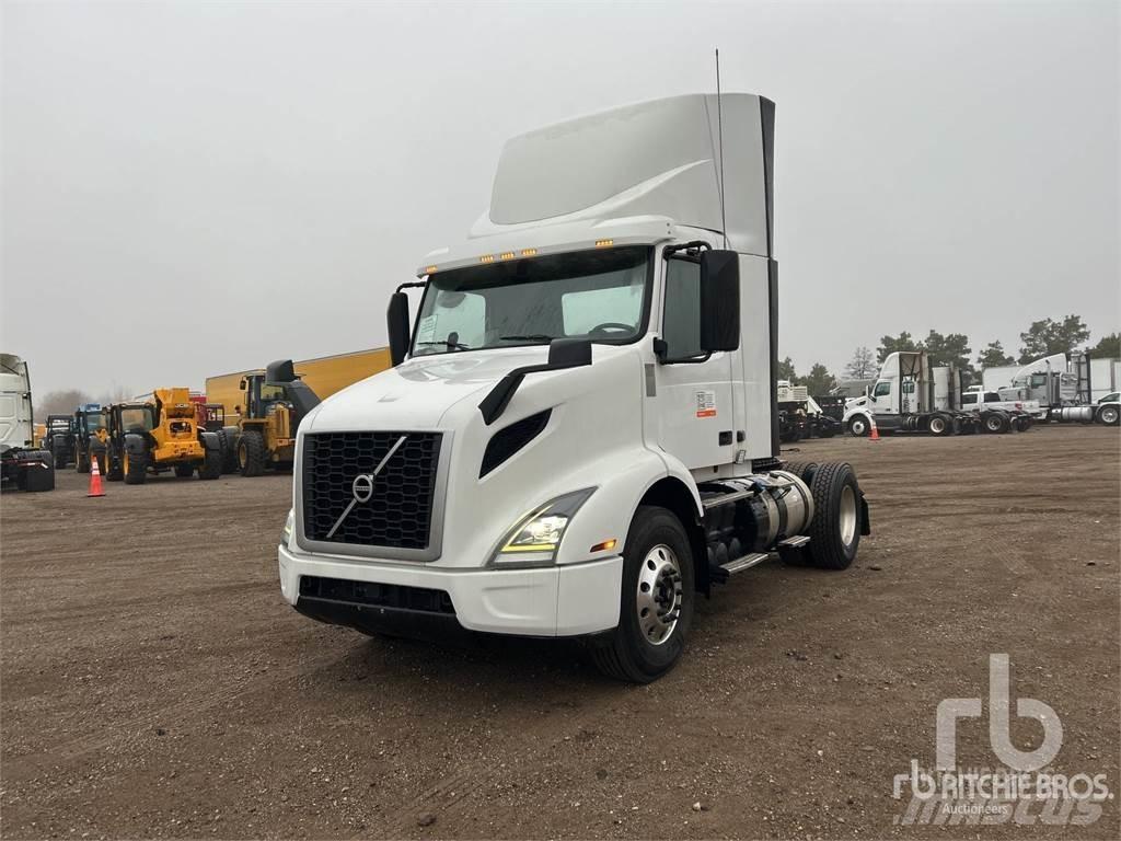 Volvo VNR42300 Trekkers