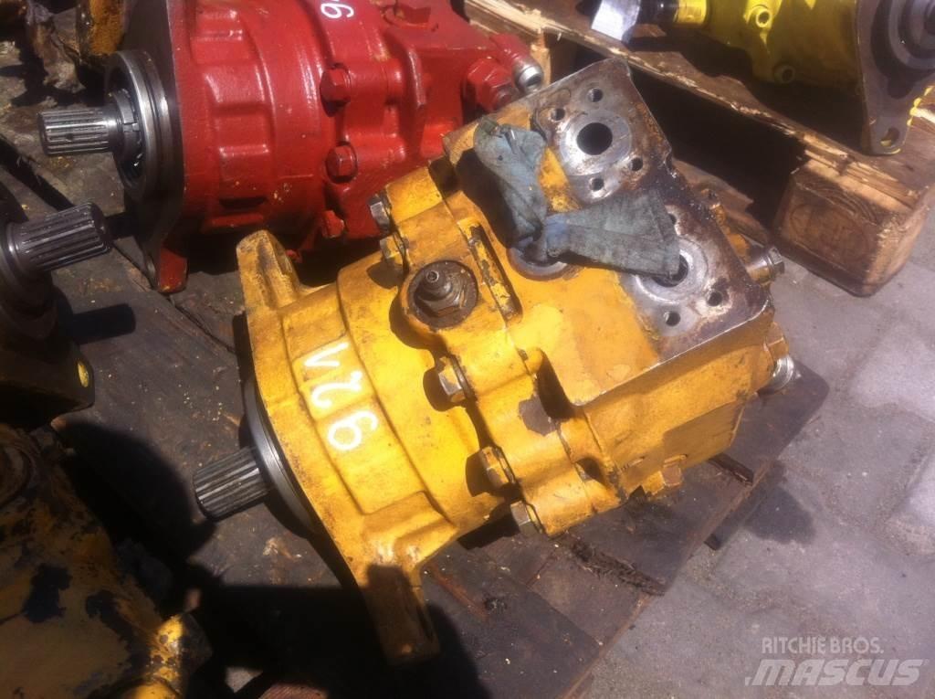 Komatsu E215... Motoren
