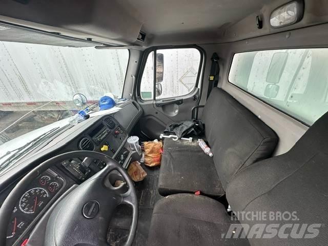 Freightliner M2 Bakwagens met gesloten opbouw