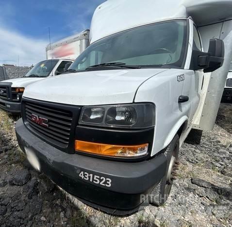 GMC Savana 4500 Bakwagens met gesloten opbouw