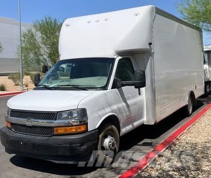 GMC Savana 4500 Bakwagens met gesloten opbouw