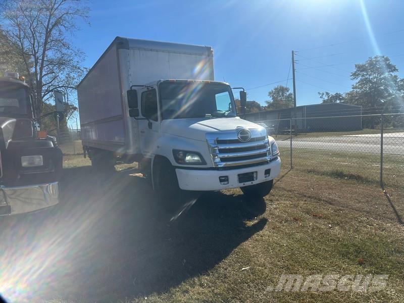Hino 258LP Bakwagens met gesloten opbouw
