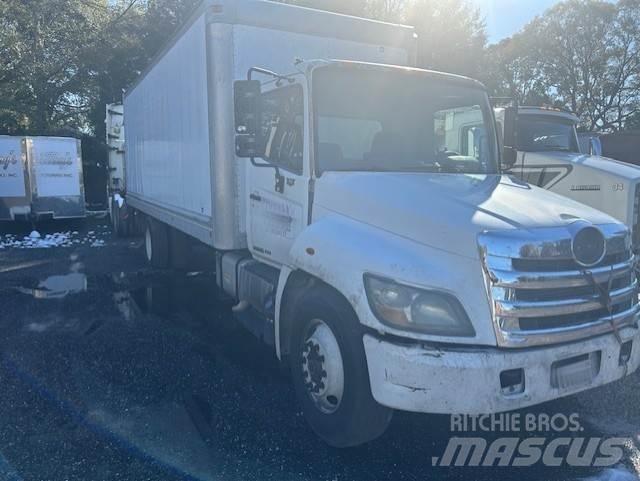 Hino 268 Bakwagens met gesloten opbouw