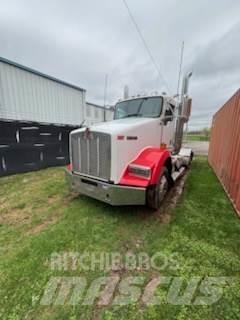 Kenworth T800W Trekkers