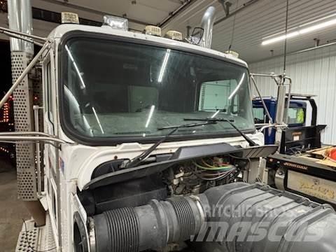 Kenworth T800W Trekkers