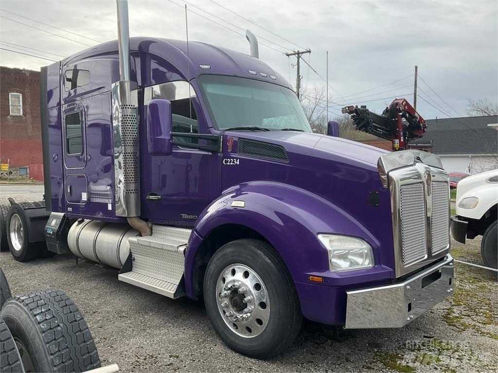 Kenworth T880 Trekkers