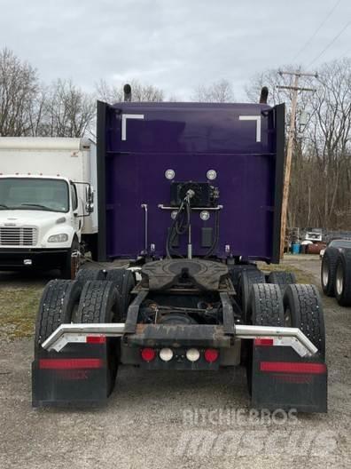 Kenworth T880 Trekkers
