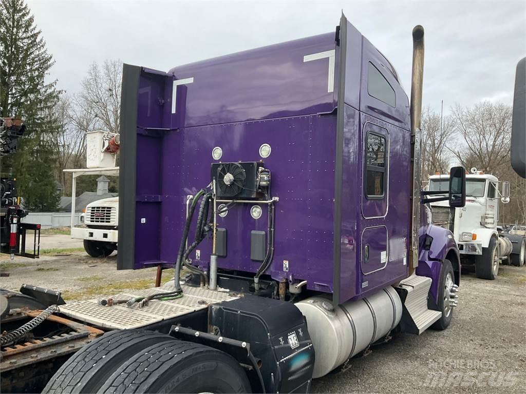 Kenworth T880 Trekkers