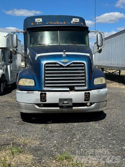 Mack CXN613 Trekkers