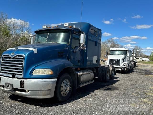 Mack CXN613 Trekkers
