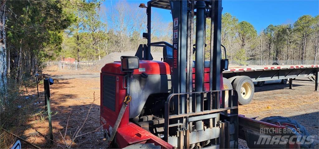 Moffett M55 Four-way truck