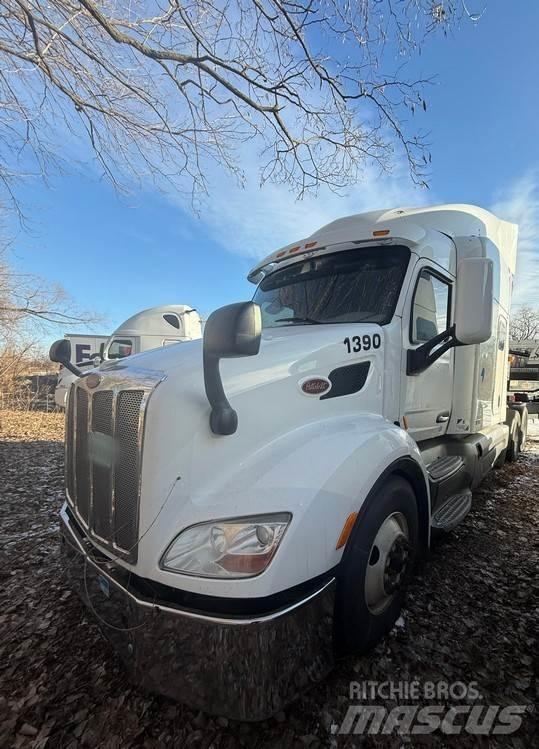 Peterbilt 579 Trekkers