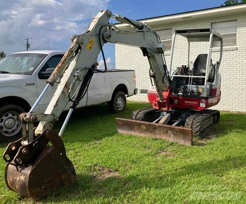 Takeuchi TB240 Midigraafmachines 7t - 12t