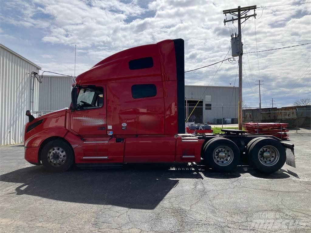 Volvo VNL 760 Trekkers
