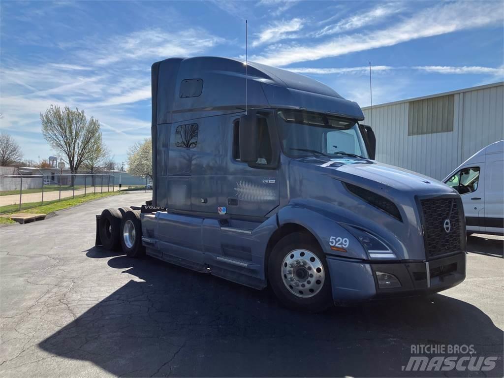 Volvo VNL 760 Trekkers