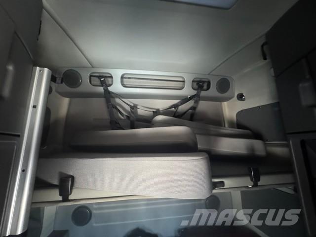 Volvo VNL64T670 Trekkers