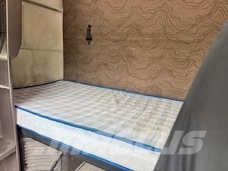 Volvo VNL64T780 Trekkers