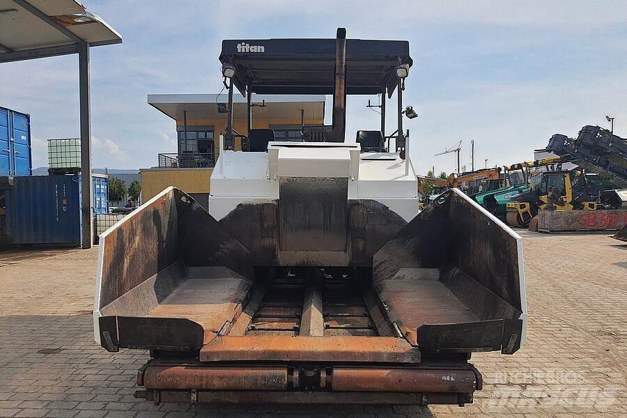 Volvo 8820 Asfaltafwerkmachines