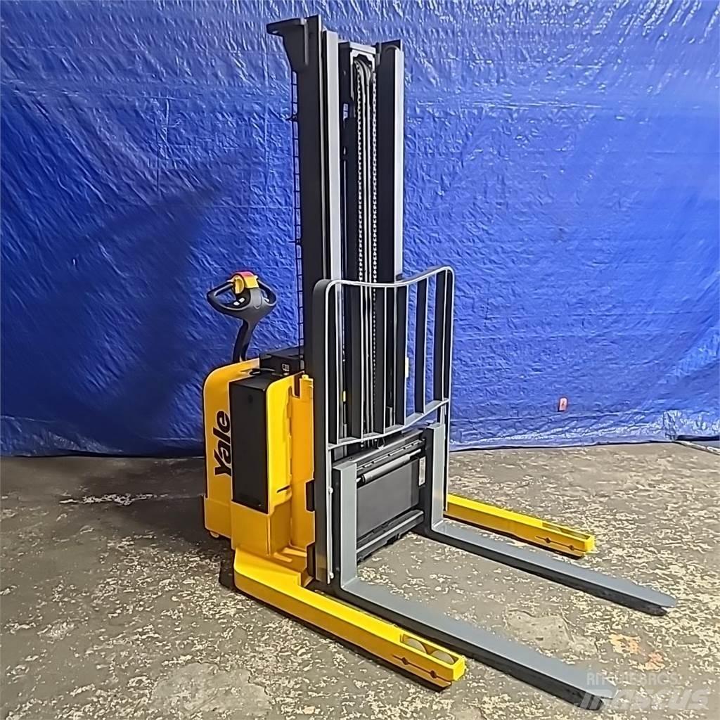 Yale MSW040 Zelfrijdende stapelaars