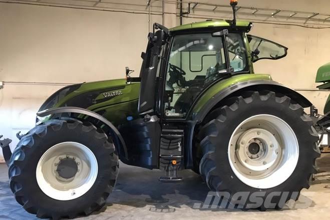 Valtra T235D Tractoren