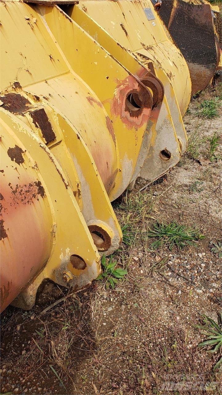 CAT 966 Bladen