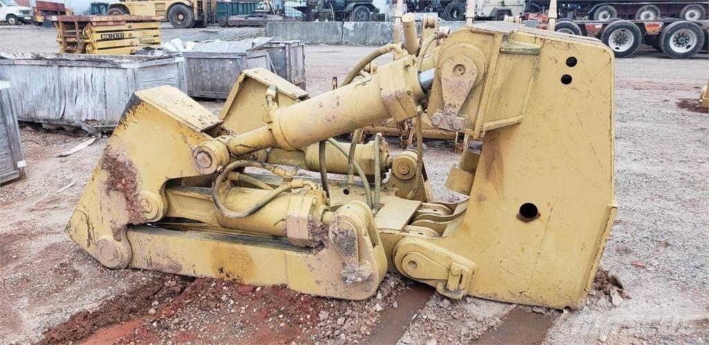 CAT D8R Wegopbrekers