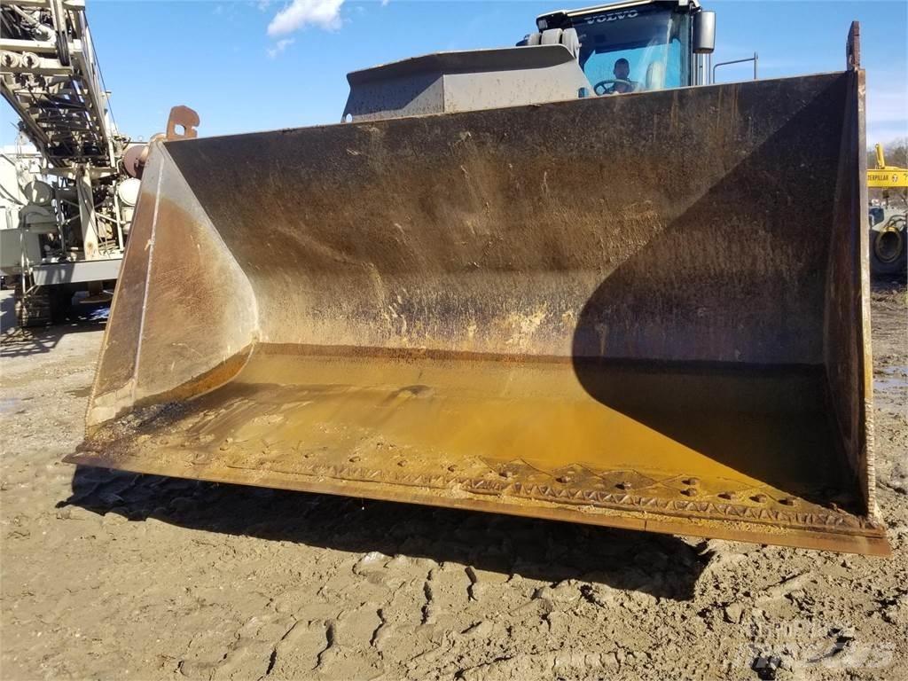 Volvo L180F Wielladers